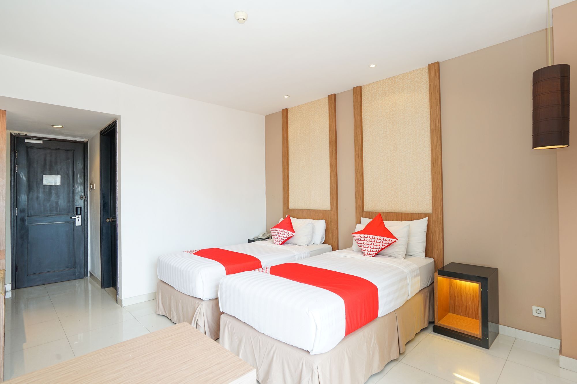 Oyo 197 Prime Royal Hotel Kapasari Eksteriør bilde